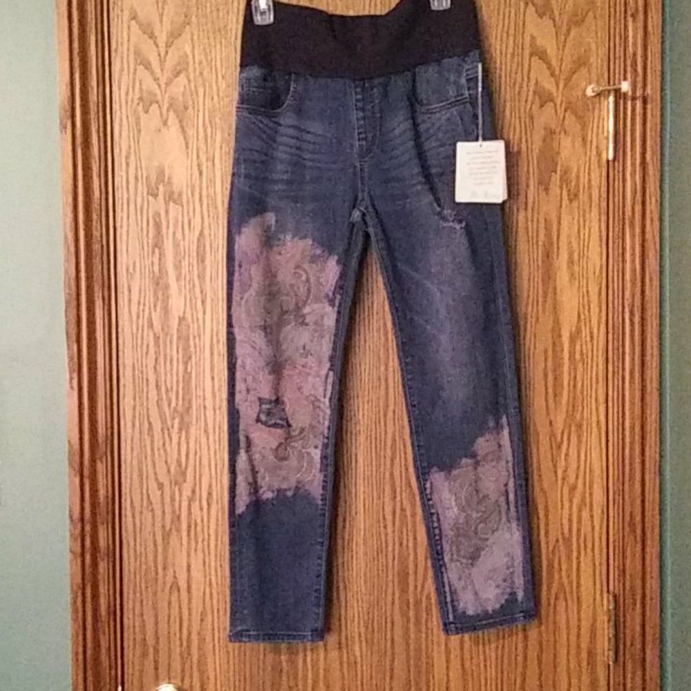 NWT M. Rena Maternity Distressed Pull On Jeans